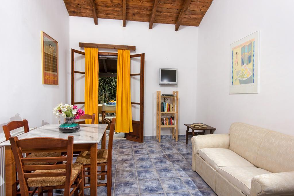 Liuba Houses Vasilikos  Room photo