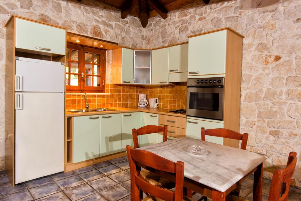 Liuba Houses Vasilikos  Room photo